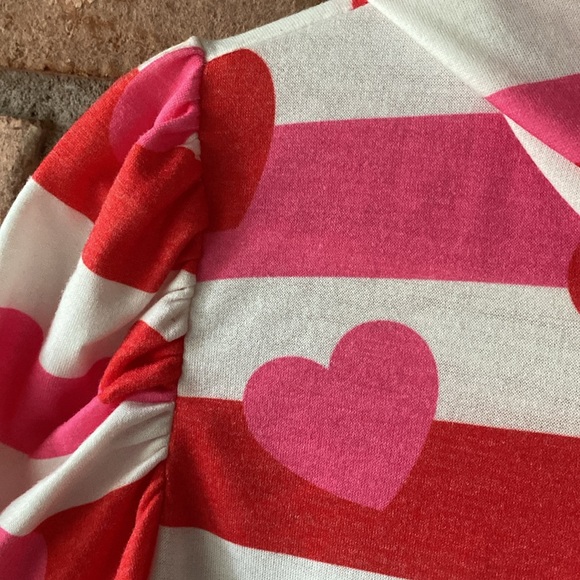 MACARON Red and Pink Hearts Shirt Hoodie M EUC - Picture 2 of 7